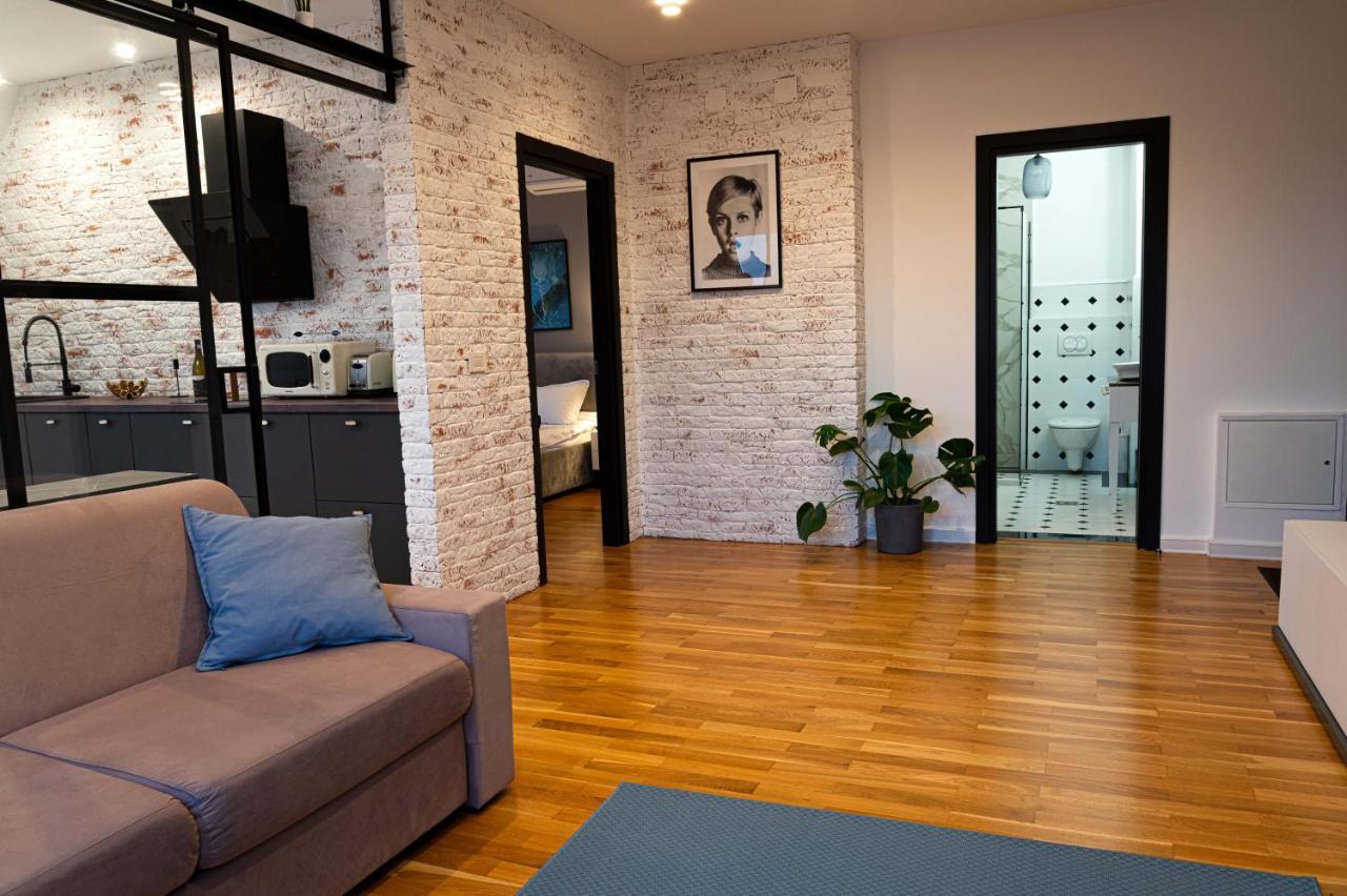 Urban Oasis Apartments With Parking Bucharest Exterior photo